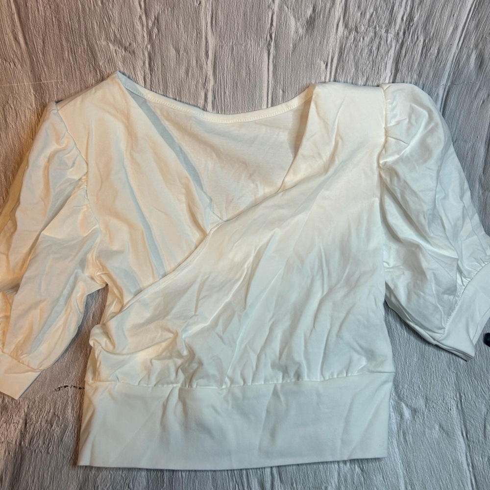 Dazy white cropped Ruffle sleeve top- Small